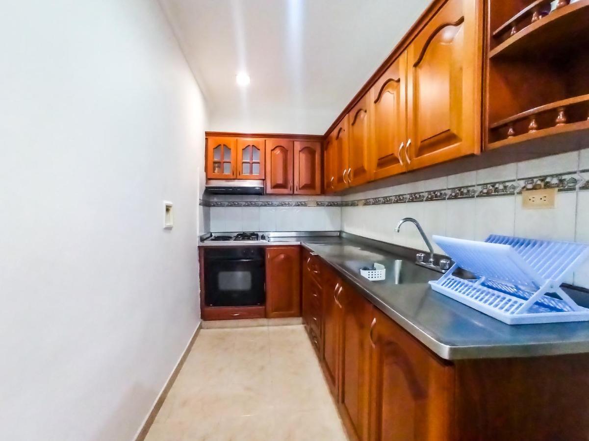 Comoda Casa Cerca Al Estadio Y Metro, Barrio Floresta,