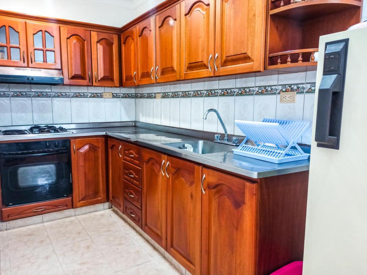 Comoda Casa Cerca Al Estadio Y Metro, Barrio Floresta, Medellín