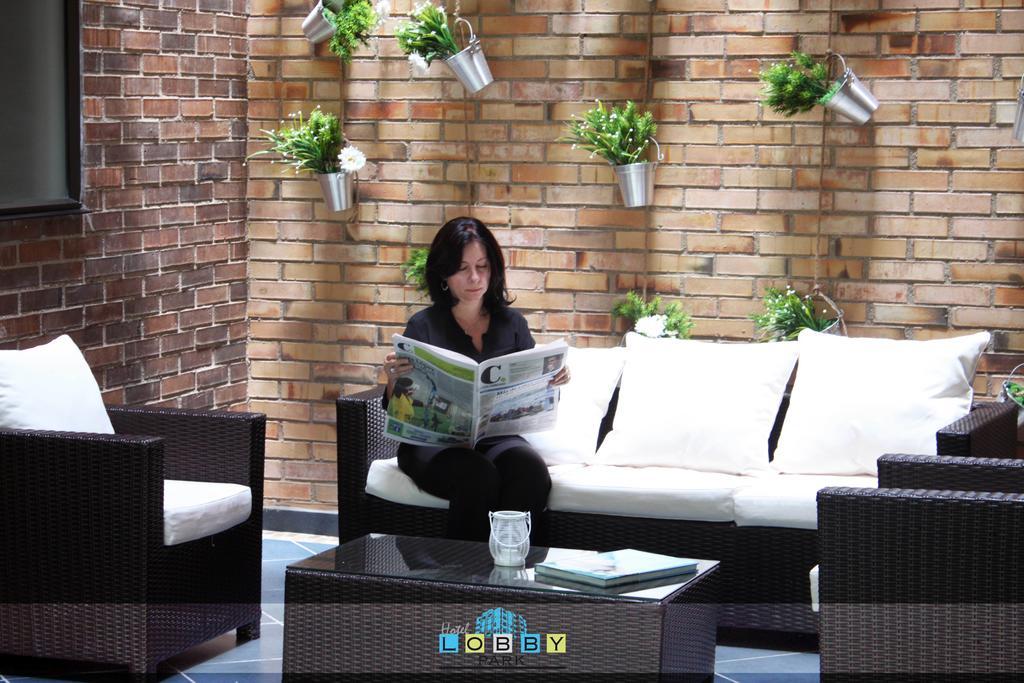 Lobby Park Hotel