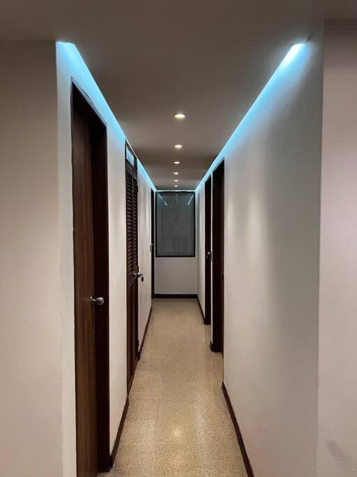 Apartamento Hermoso Apartamento Para Estrenar En Laureles.