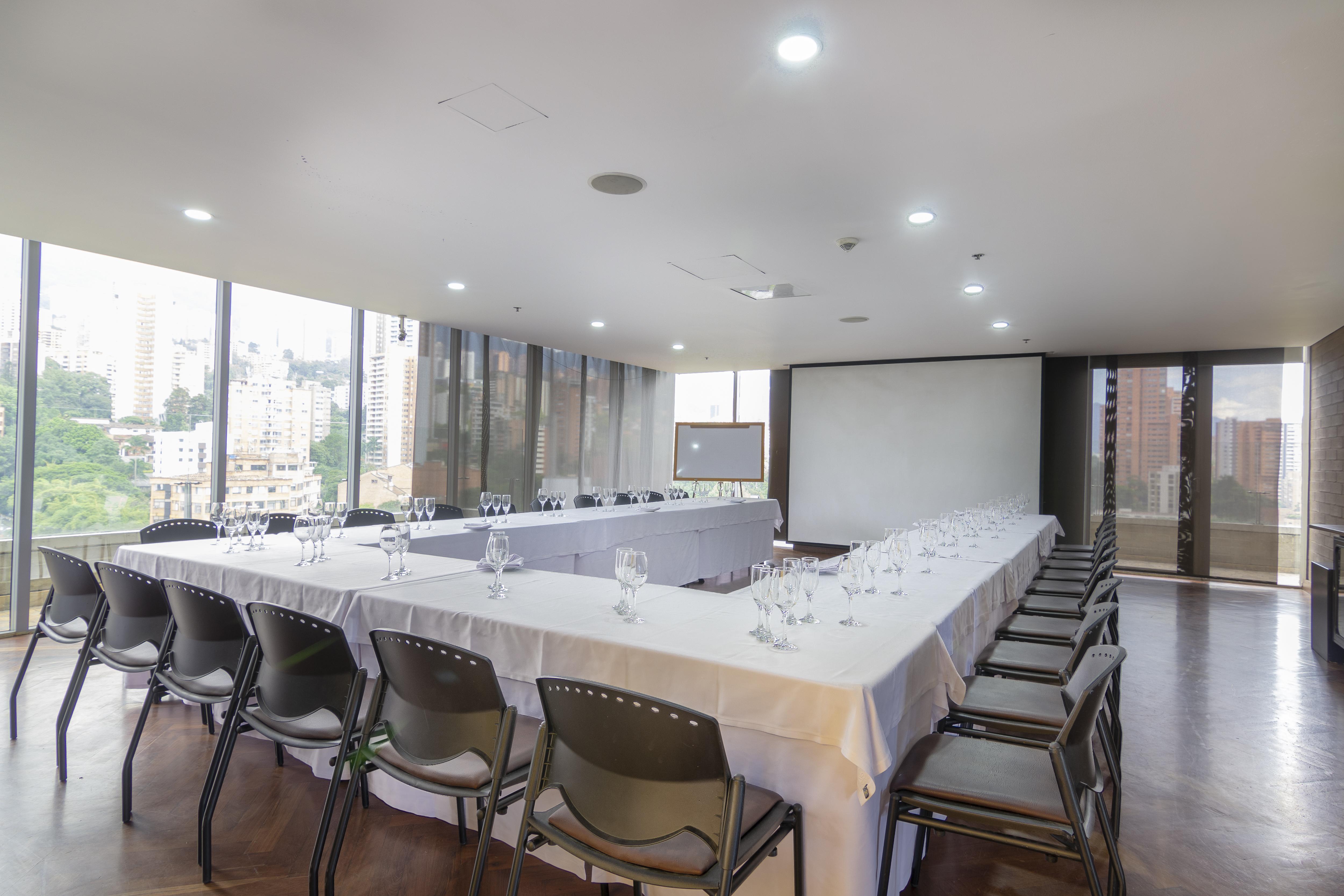 Diez Categoría Colombia Hotel Medellín