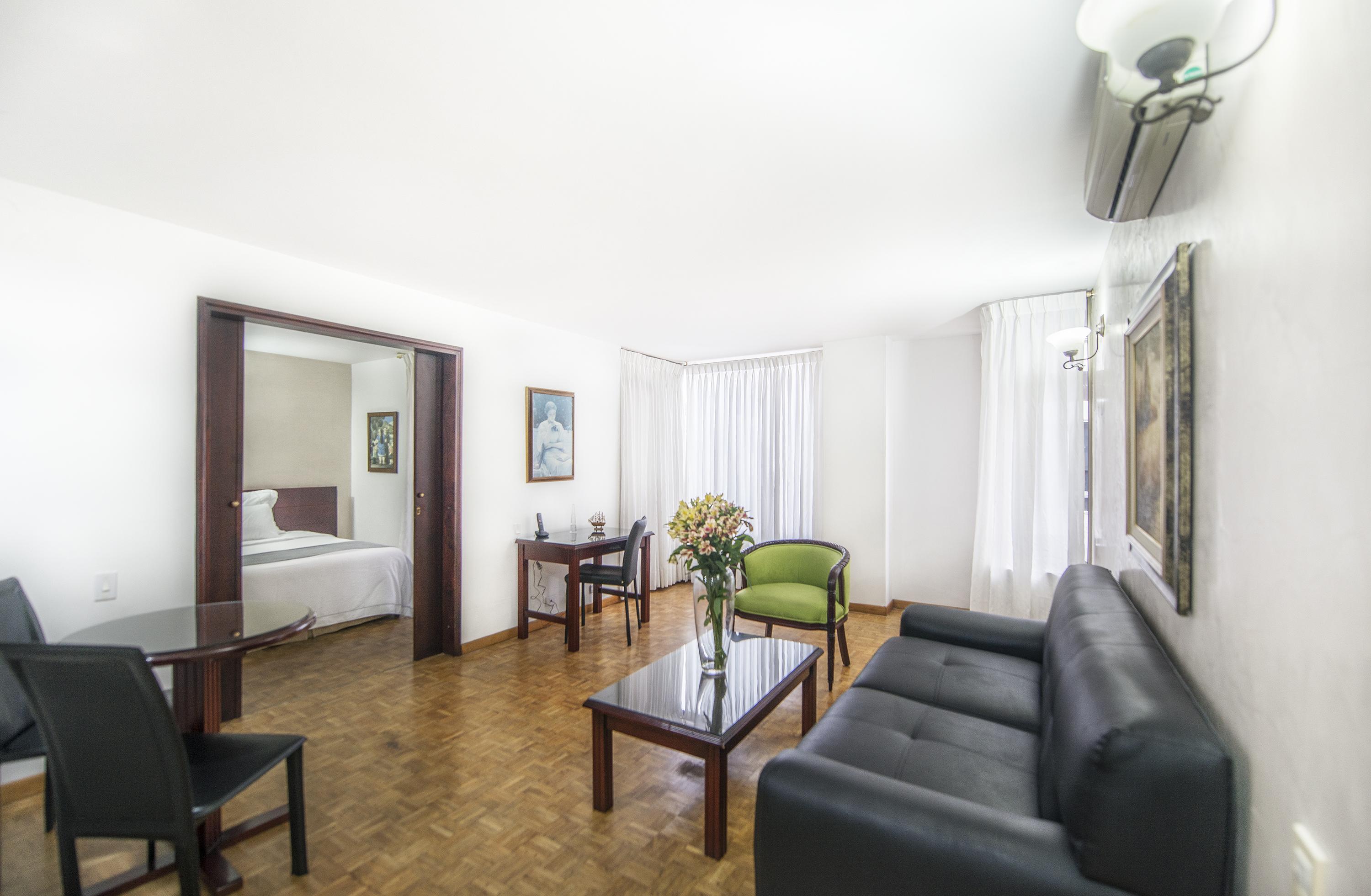 Park 42 Apartasuites Hotel Medellín