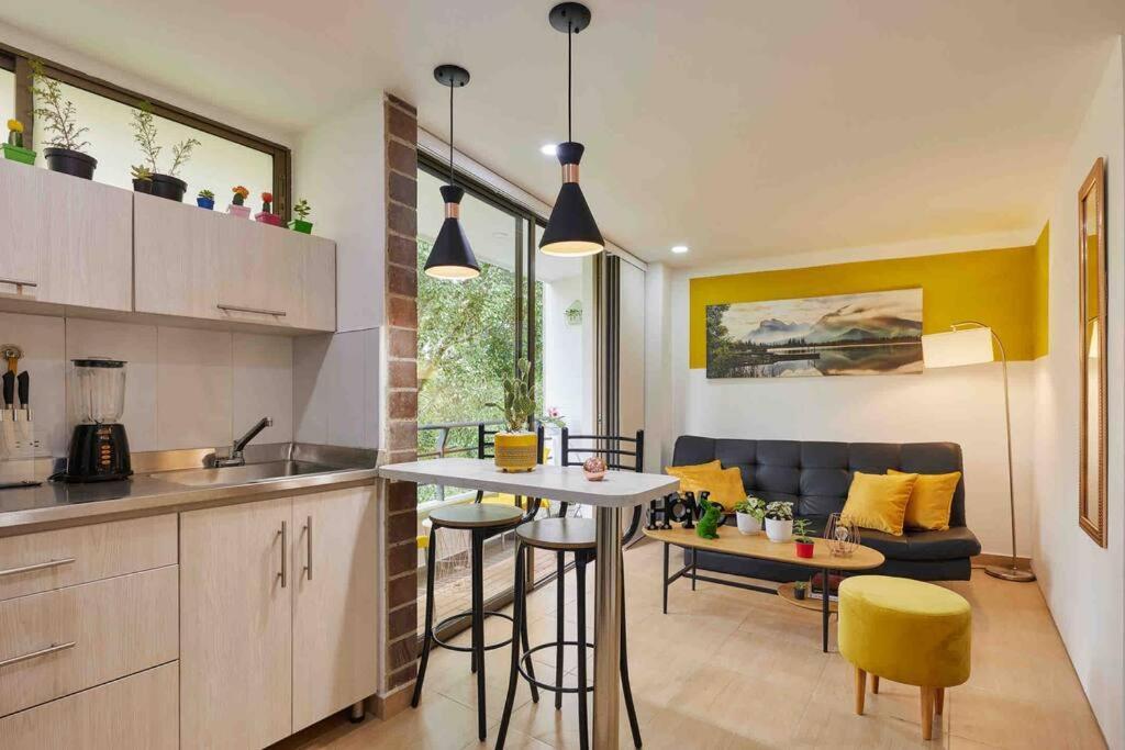 Stunning In Tourist Area 2 Bedrooms *