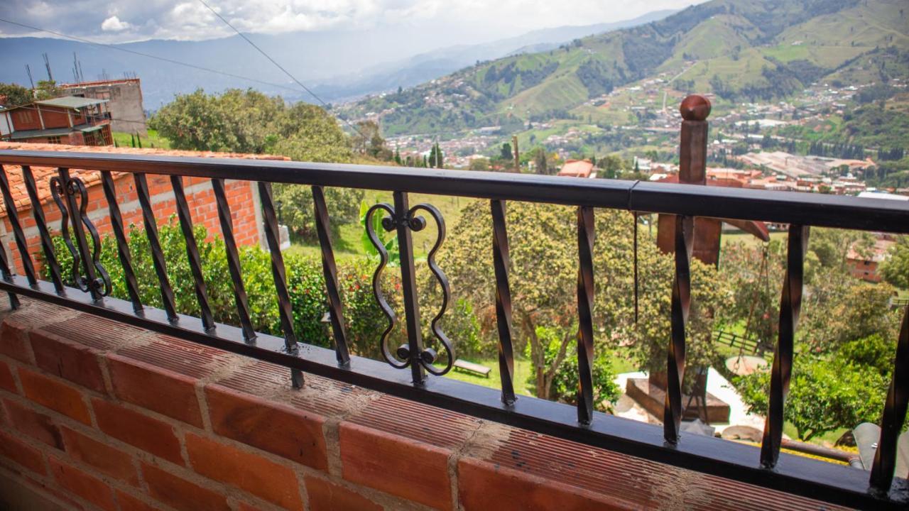 Casa De Arte Monte Sinai * Medellín