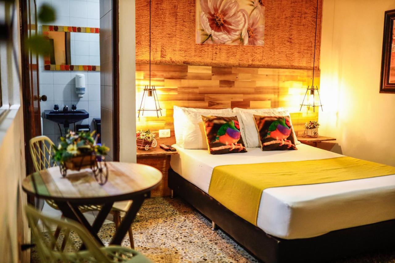 Hotel The Garden Lleras 10 3*