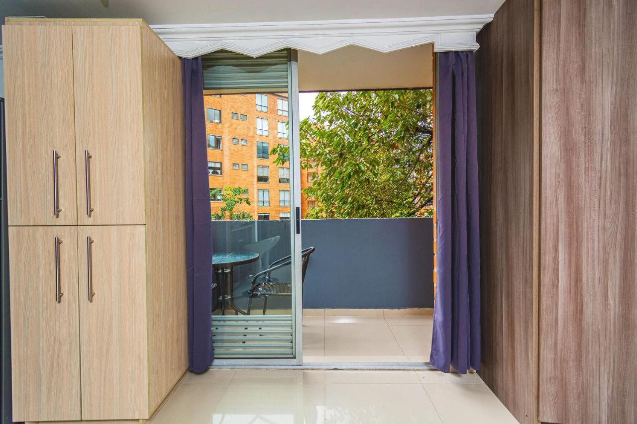Loft Moderno En El Poblado Con Vista Y Parqueadero Mio Lofts