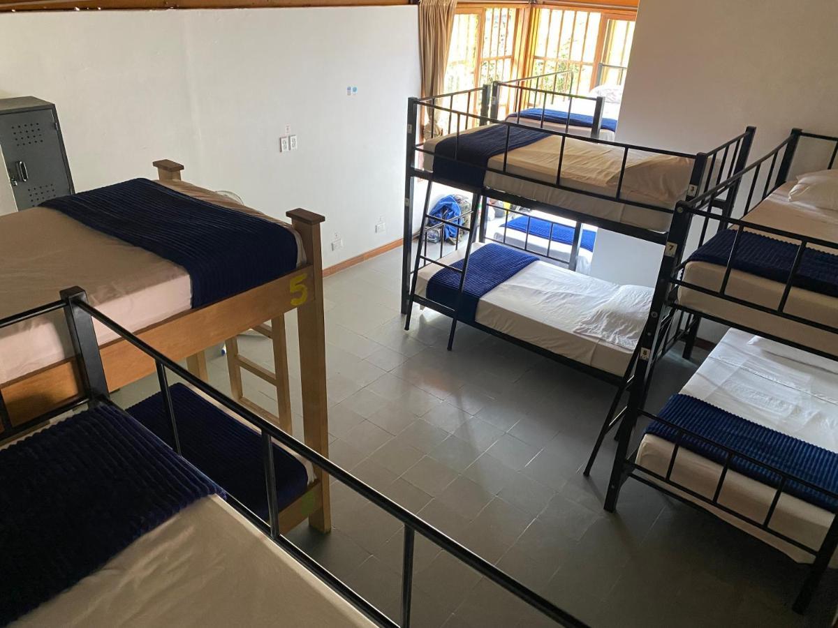 Yolo Hostal