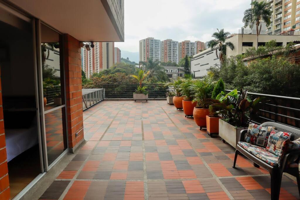 Apto De Lujo Con Terraza Zona Barbecue Y Piscina