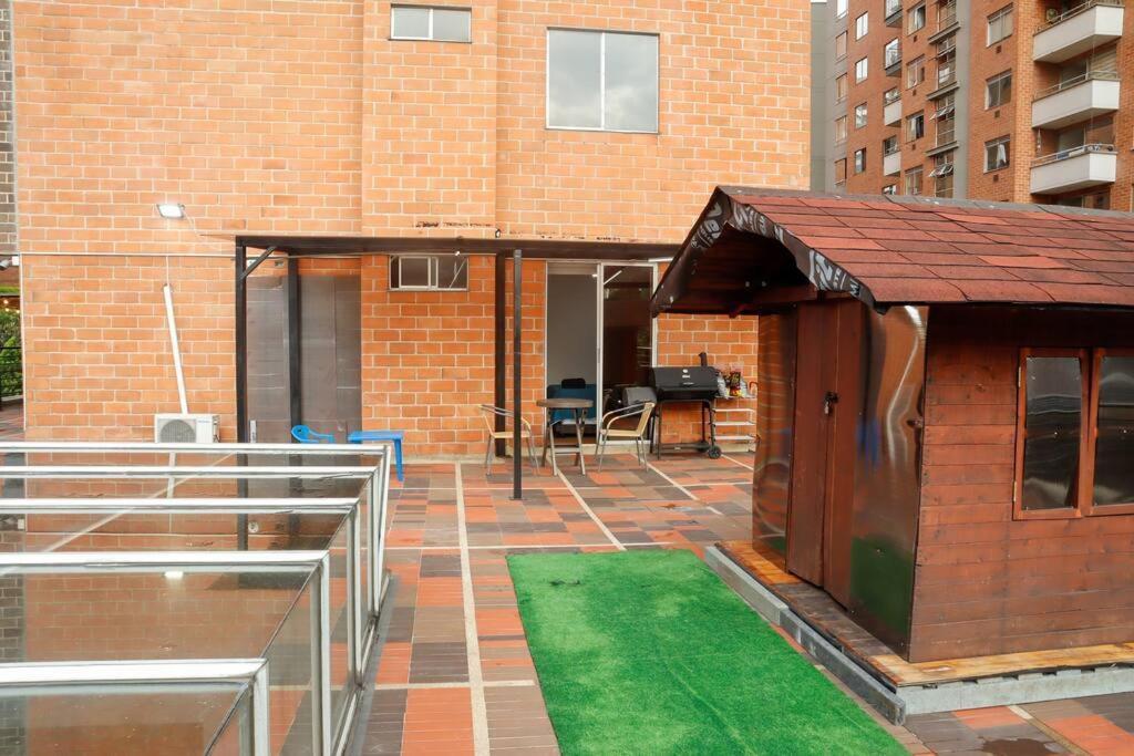 Apto De Lujo Con Terraza Zona Barbecue Y Piscina * Medellín