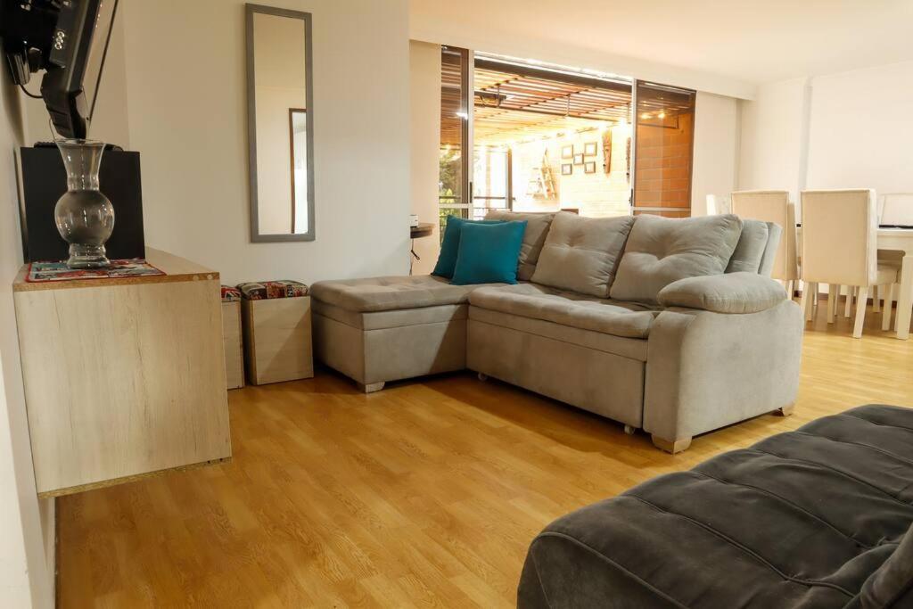 Apartamento Apto De Lujo Con Terraza Zona Barbecue Y Piscina Medellín