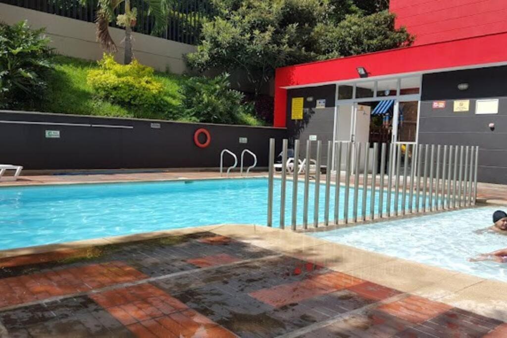 Apartamento Apto De Lujo Con Terraza Zona Barbecue Y Piscina Medellín