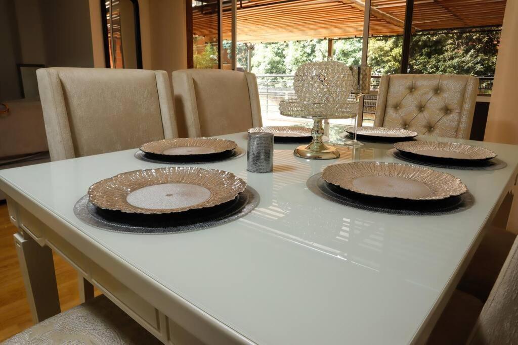 Apto De Lujo Con Terraza Zona Barbecue Y Piscina