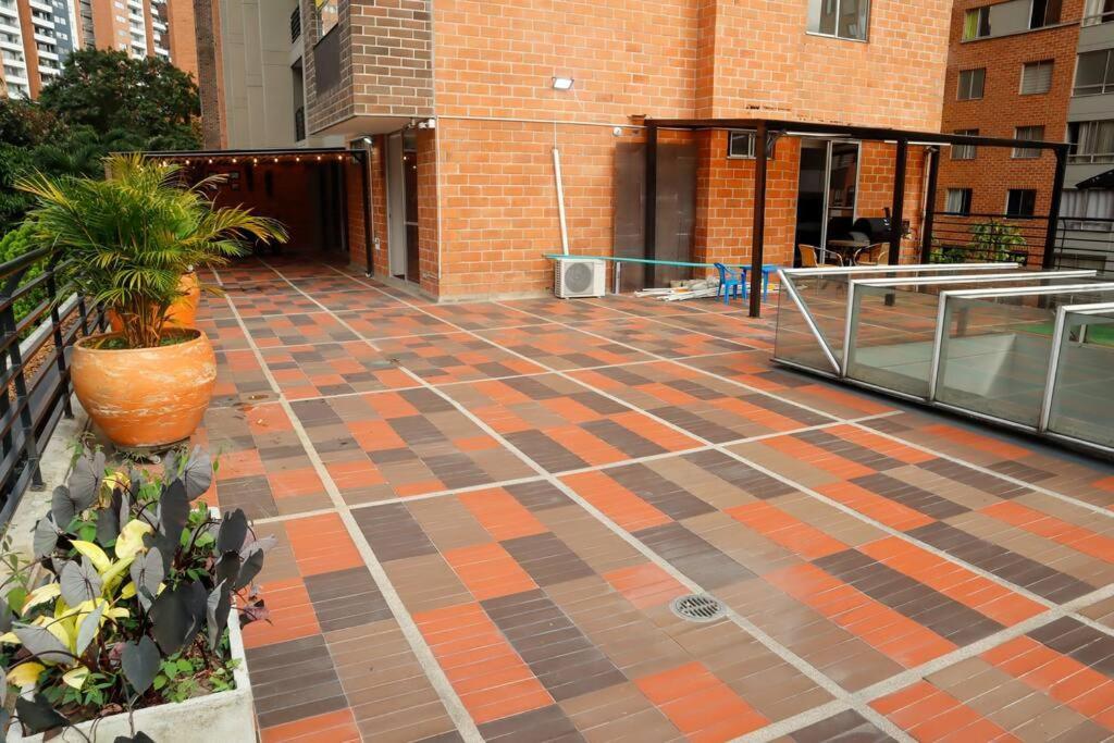 Apto De Lujo Con Terraza Zona Barbecue Y Piscina
