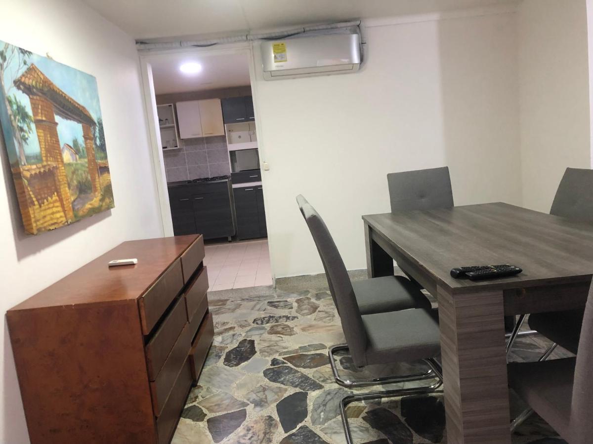 Apartamento Comodo En Laureles, Grande, Centrico ,bien Ubicado Apto203 Apartment