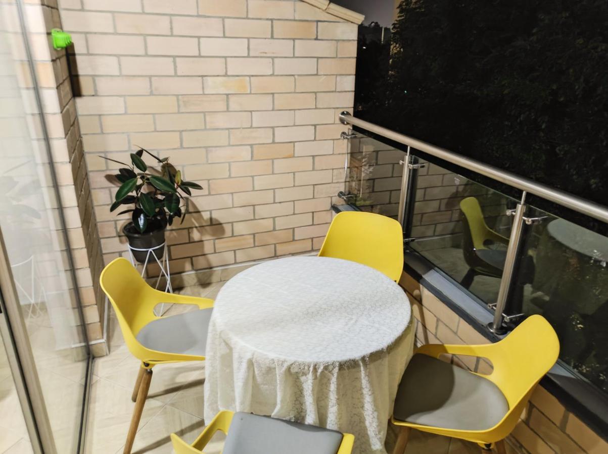 Apartamento En Laureles En La Ubicacion Ideal