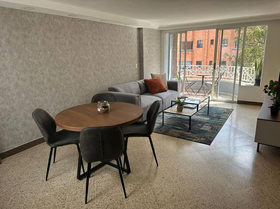 Apartment Amplio Apartamento Frente Al Centro Comercial *
