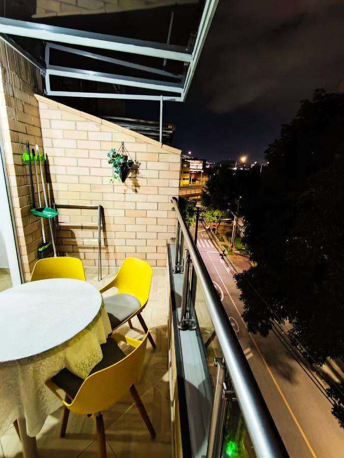 Apartamento En Laureles En La Ubicacion Ideal * Medellín
