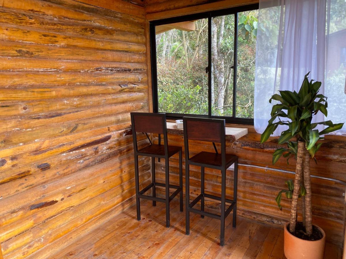 Altea Cabana Santa Elena, * Medellín