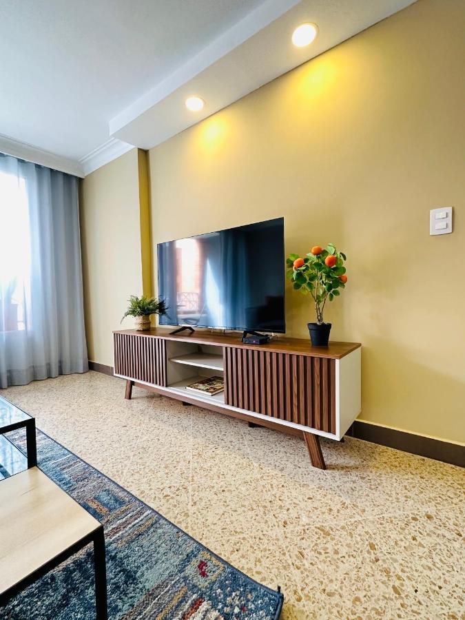 Apartment Amplio Apartamento Frente Al Centro Comercial Medellin