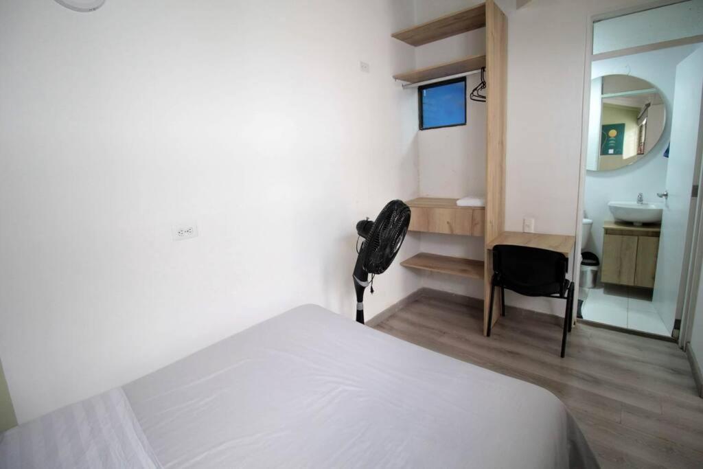 Privado Cerca A Provenza En El Poblado - M301 By Roots *