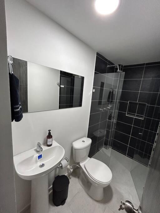 Medellin, Elegante Y Apartment