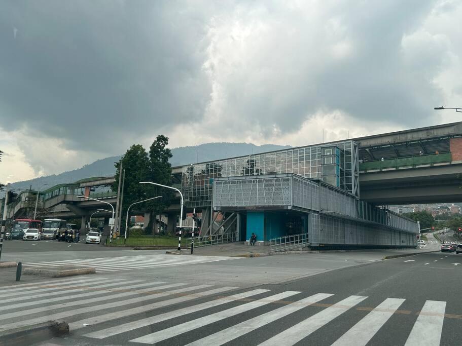 Medellin, Elegante Y Medellin