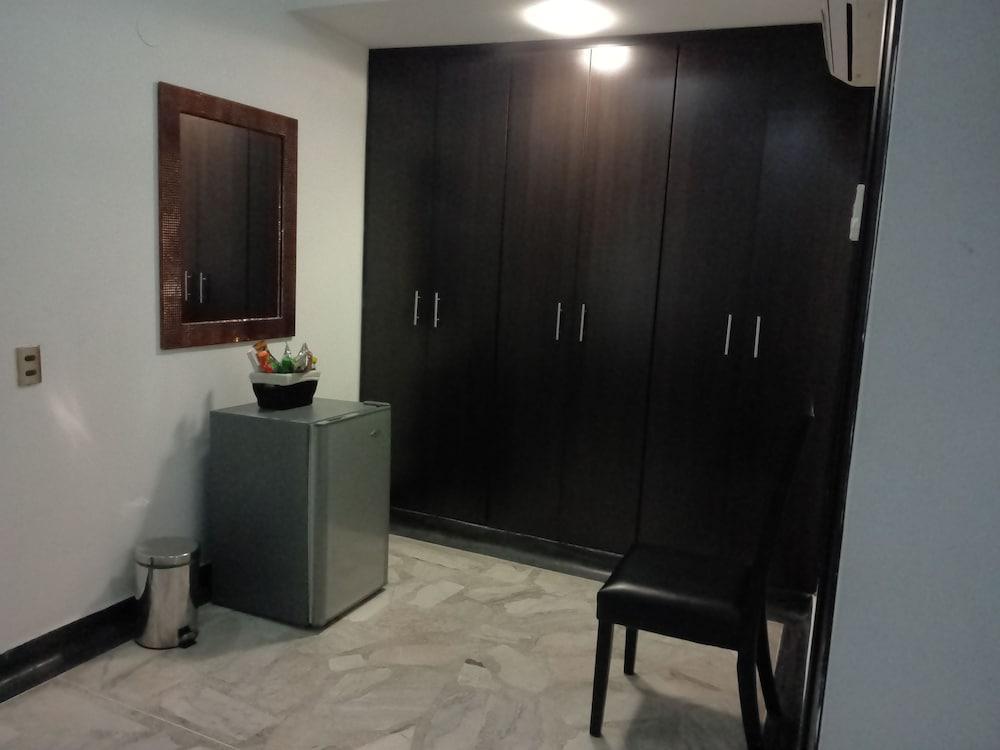 Hotel Calasanz Real