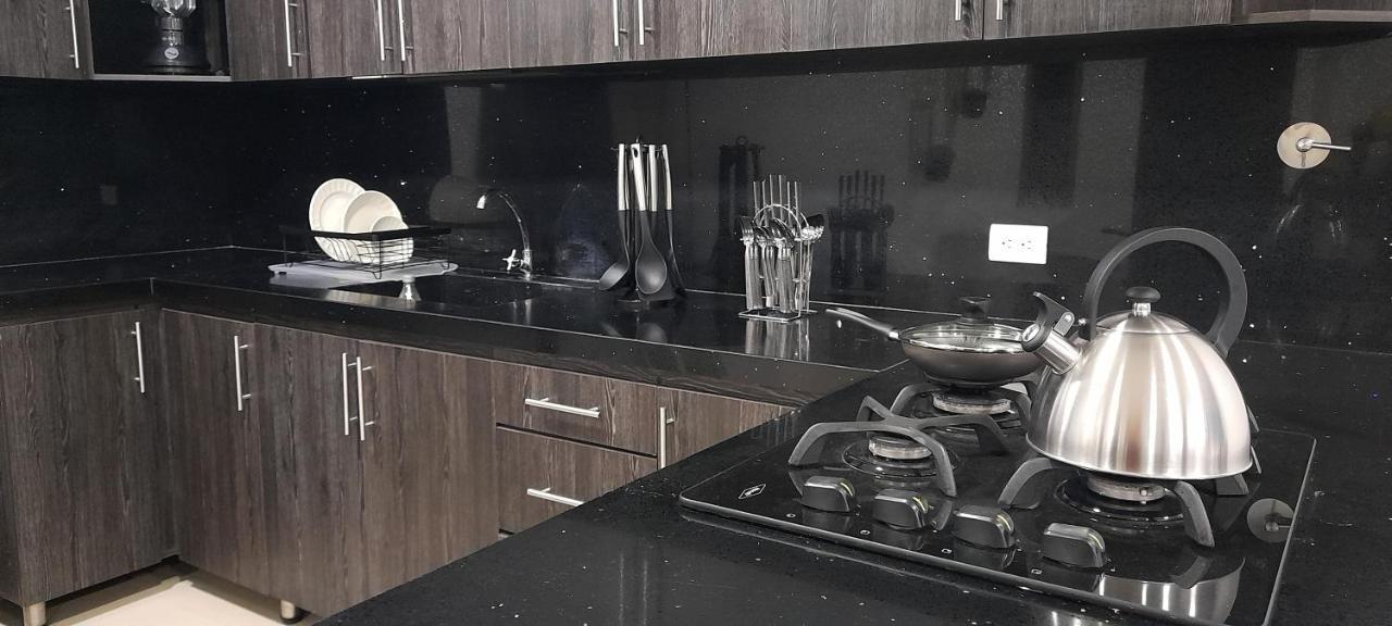 Habitacion 303 Con Bano Privado Cerca A Laureles *