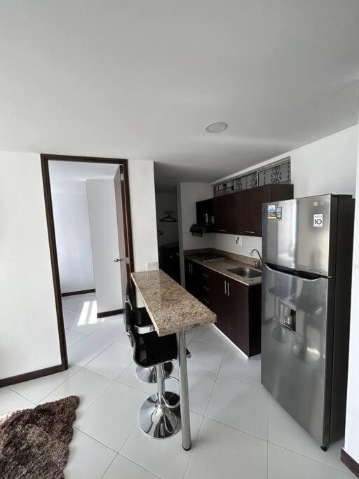 Central Apto En Av Las Palmas, Poblado Apartamento
