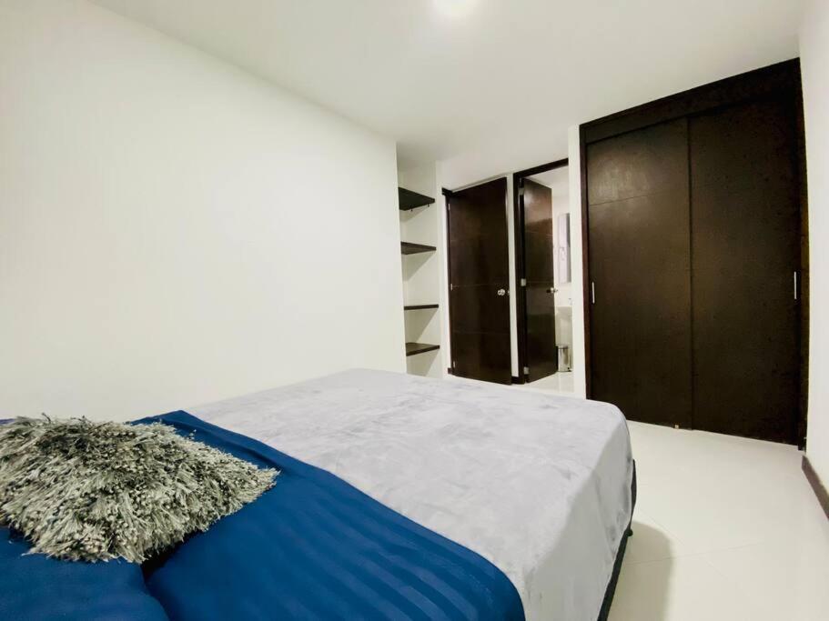 Central Apto En Av Las Palmas, Poblado * Medellín
