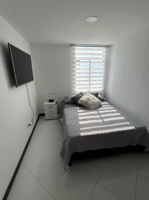 Central Apto En Av Las Palmas, Poblado Apartamento