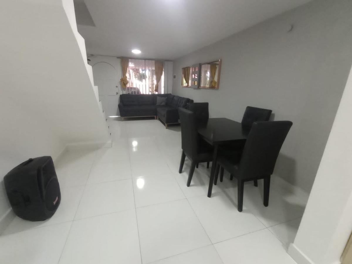 Hermosa Casa En Medellin. Cerca A Estacion Del Metro * Medellín