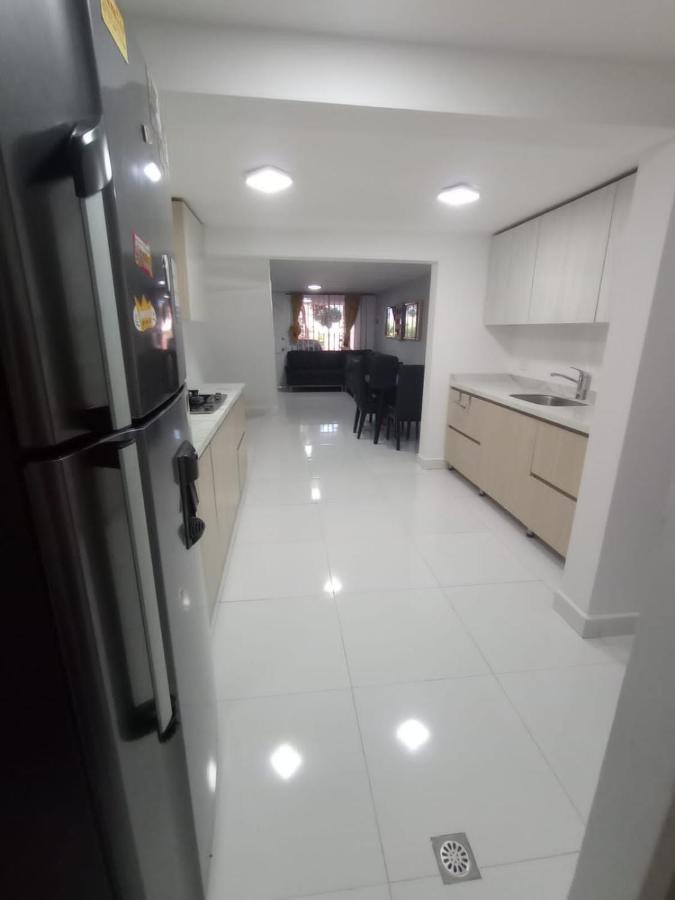 Apartamento Hermosa Casa En Medellin. Cerca A Estacion Del Metro