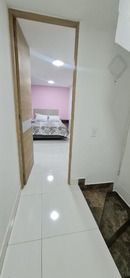 Hermosa Casa En Medellin. Cerca A Estacion Del Metro Apartamento