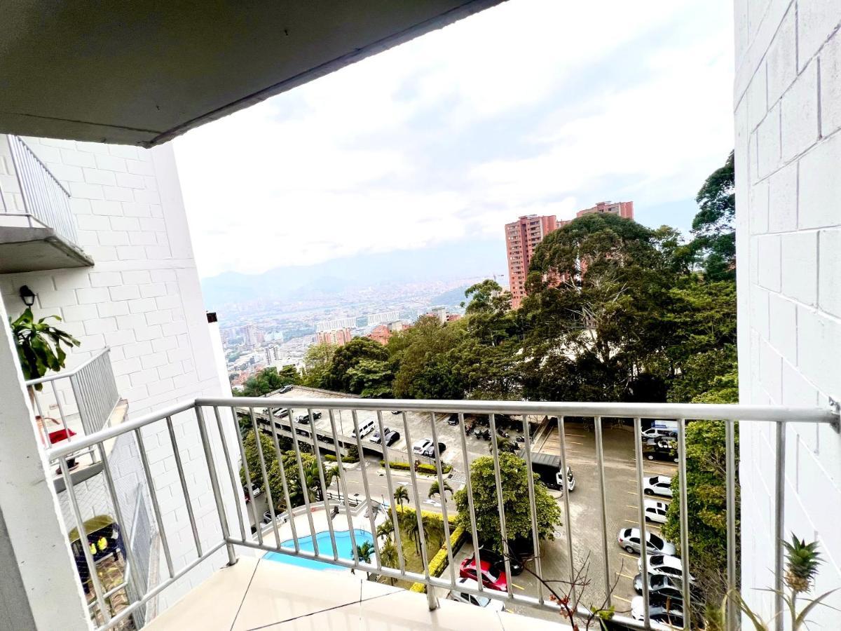 Parque Lleras Poblado Palmas Apartamento