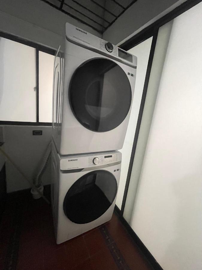 Habitacion Privada Laureles, Suit Jacuzzi * Medellín