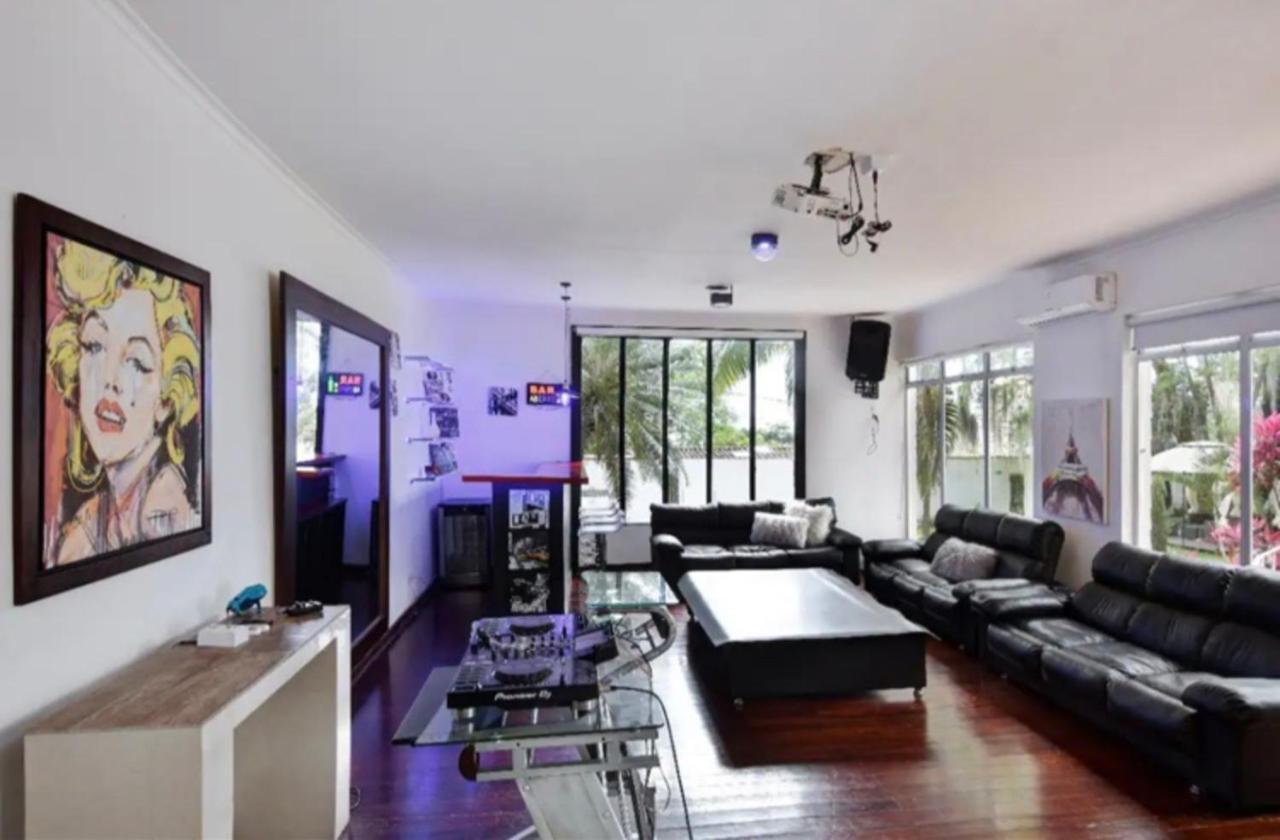 Villa Poblado Tropical 13 Bedroom Mansion Pool Jacuzzi Ac Butler 5 Minutes To Lleras Medellin