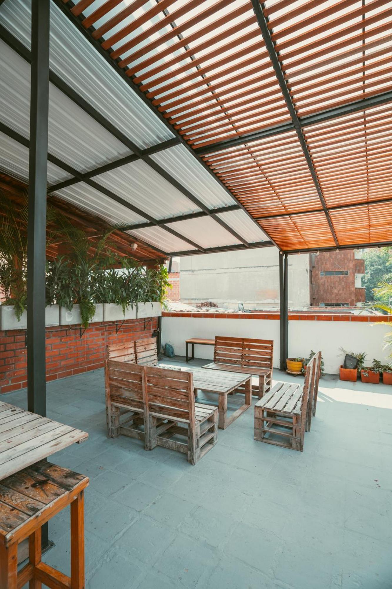 Pensión Pura Vida La 70 Medellín