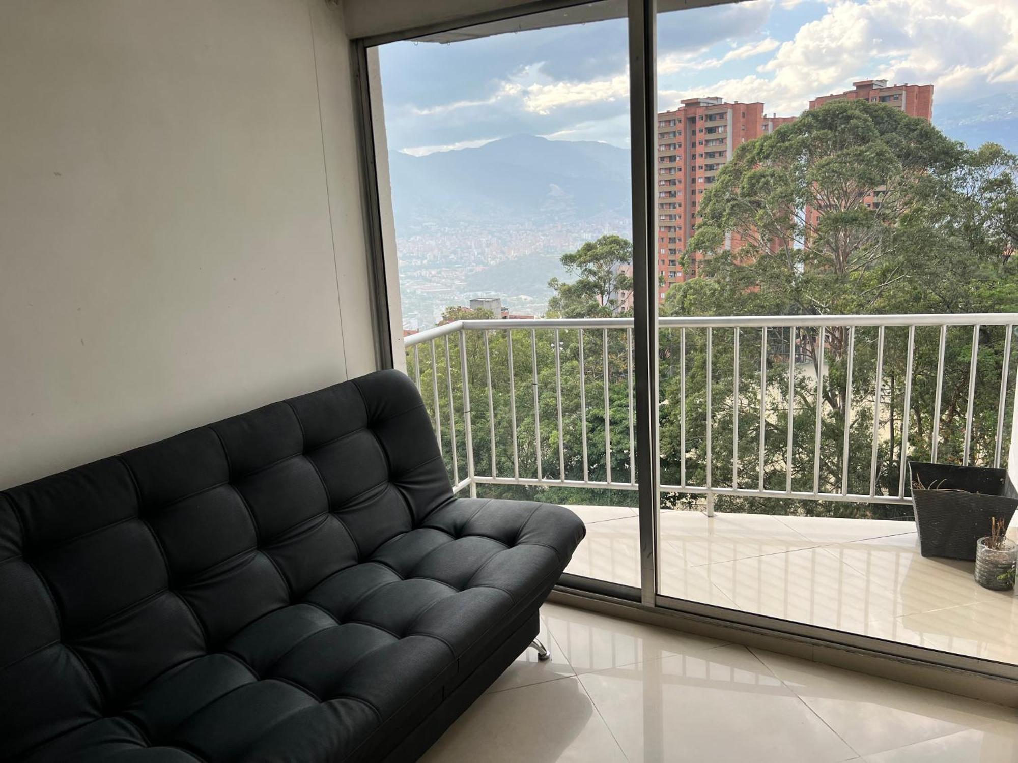 Parque Lleras Poblado Palmas * Medellín