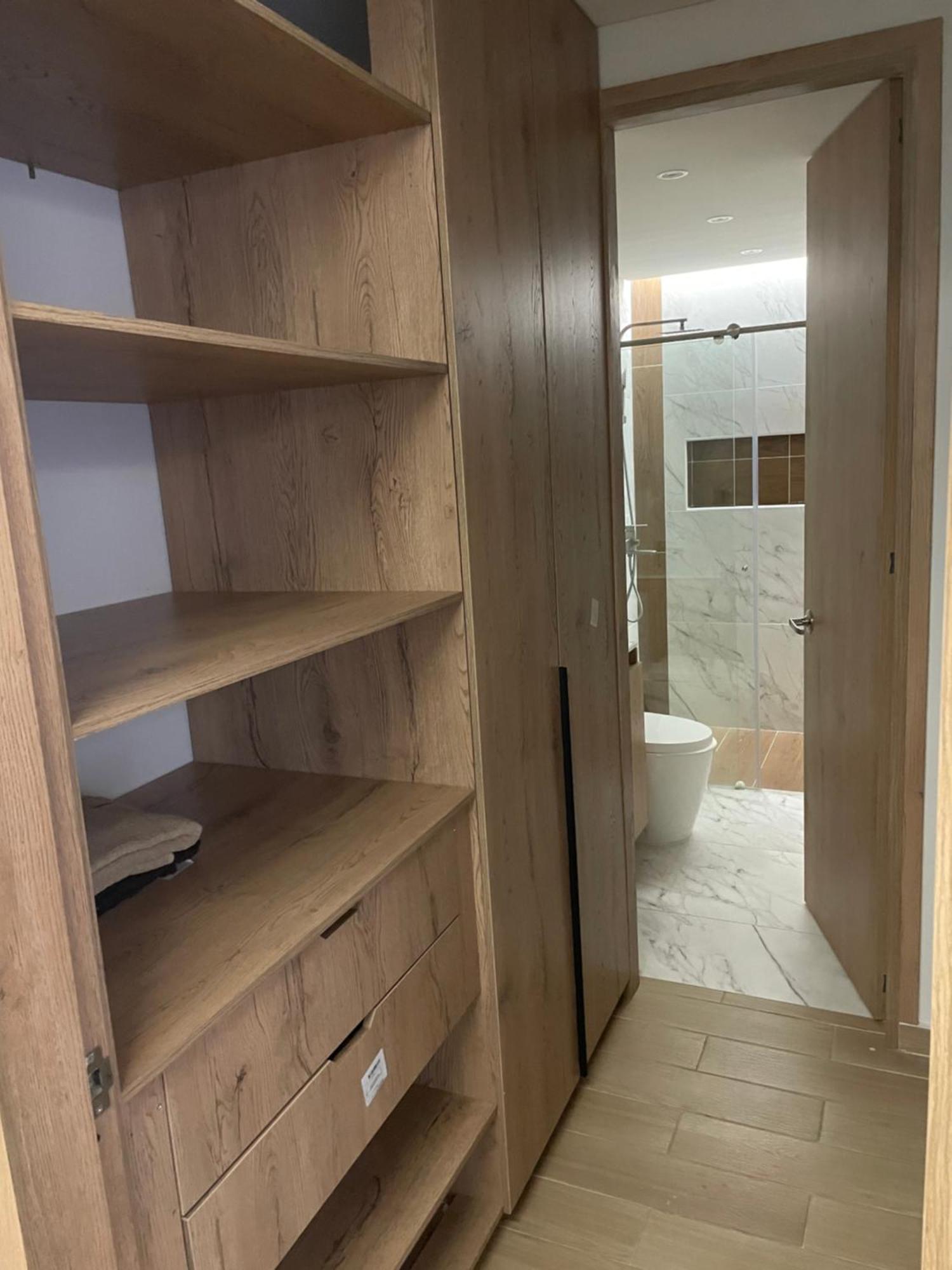 Plazetto Laurles Bonito De 3 Alcobas Parquedero Apartamento Medellín