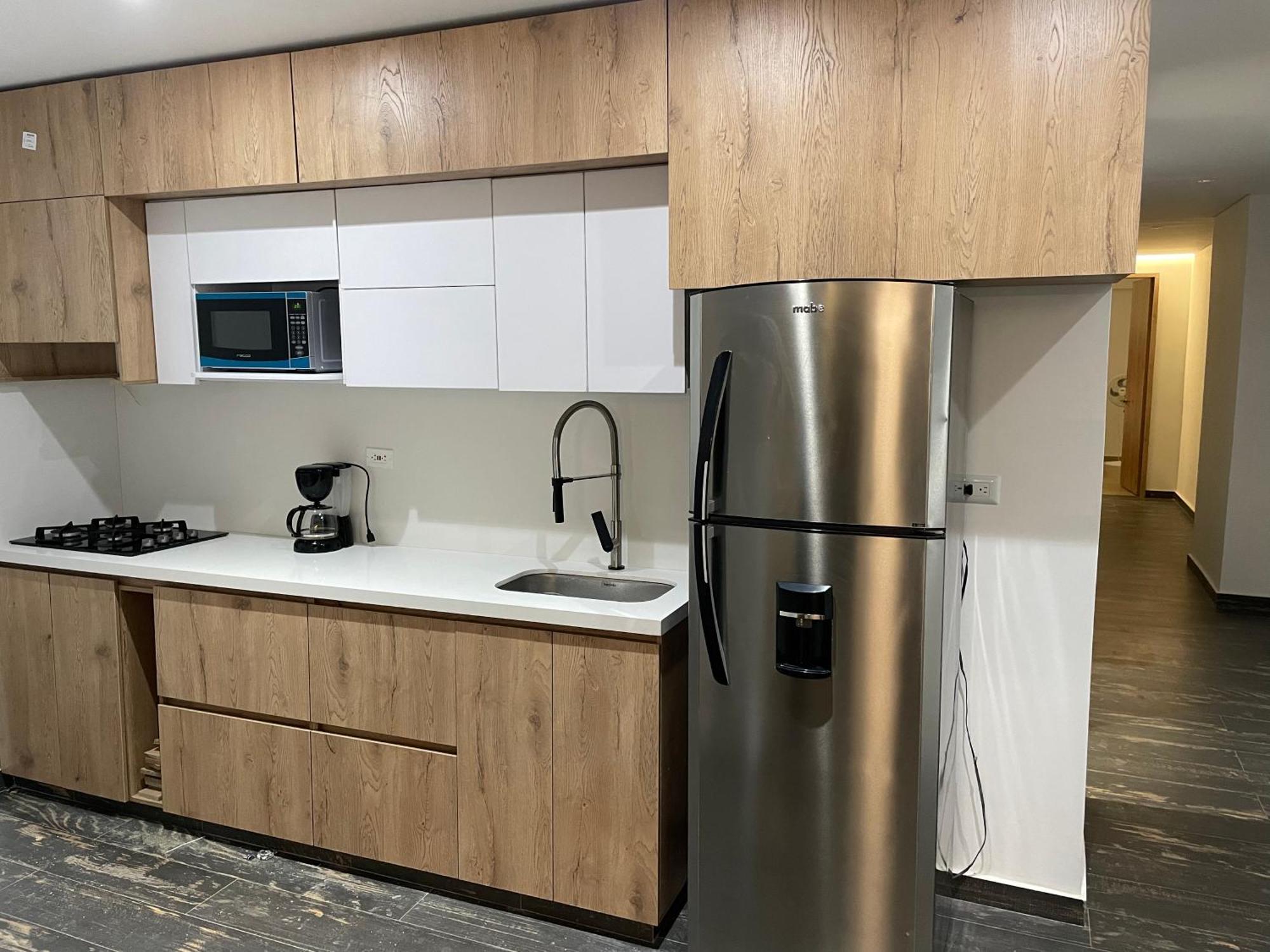Plazetto Laurles Bonito De 3 Alcobas Parquedero Apartamento *