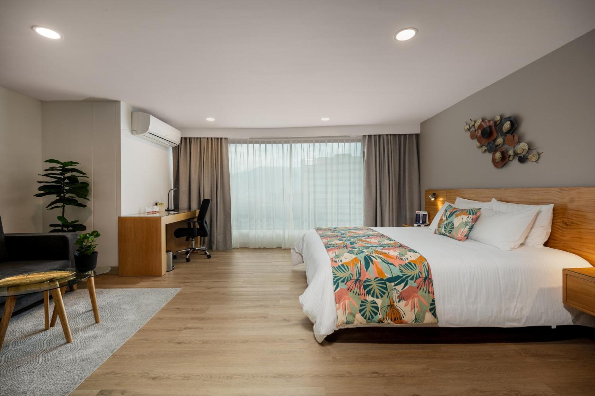 Leblón Hotel 4*