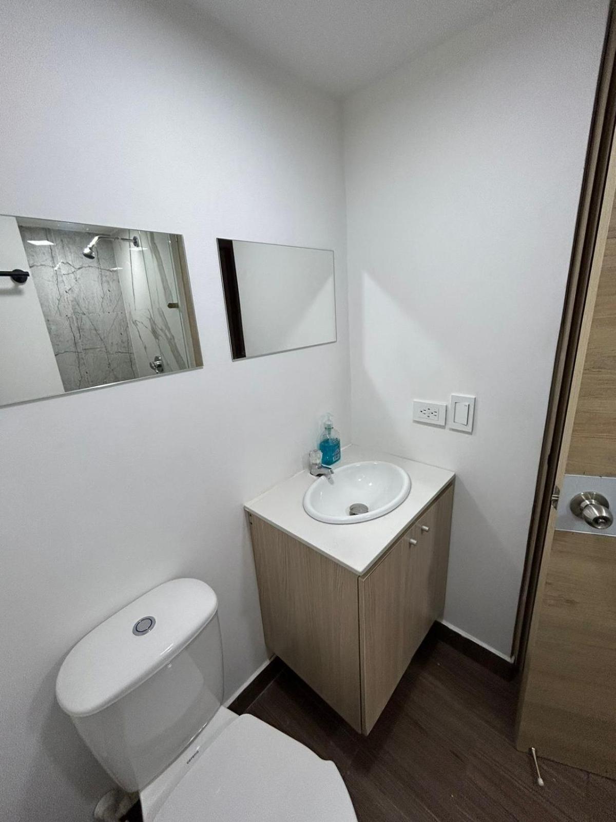 Hermosa Casa En Medellin. Cerca A Estacion Del Metro Apartamento Medellín