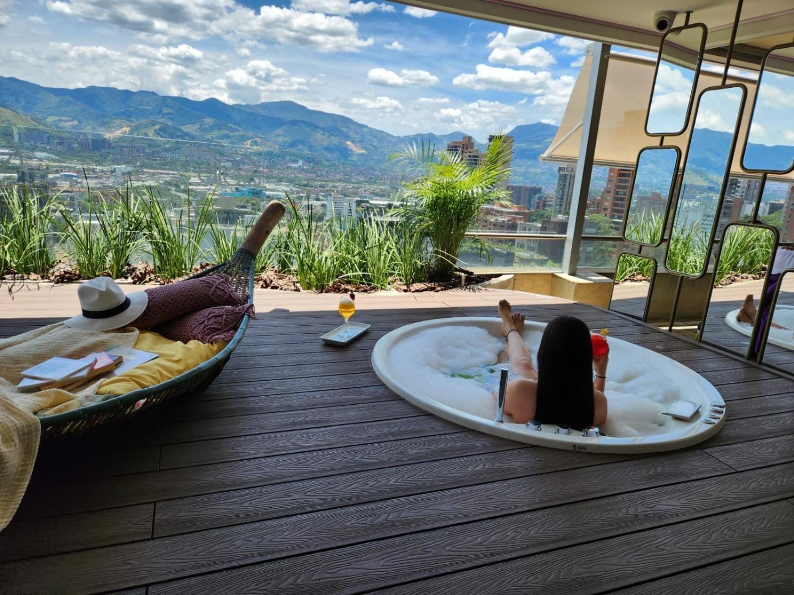 Diez Categoría Colombia 5*