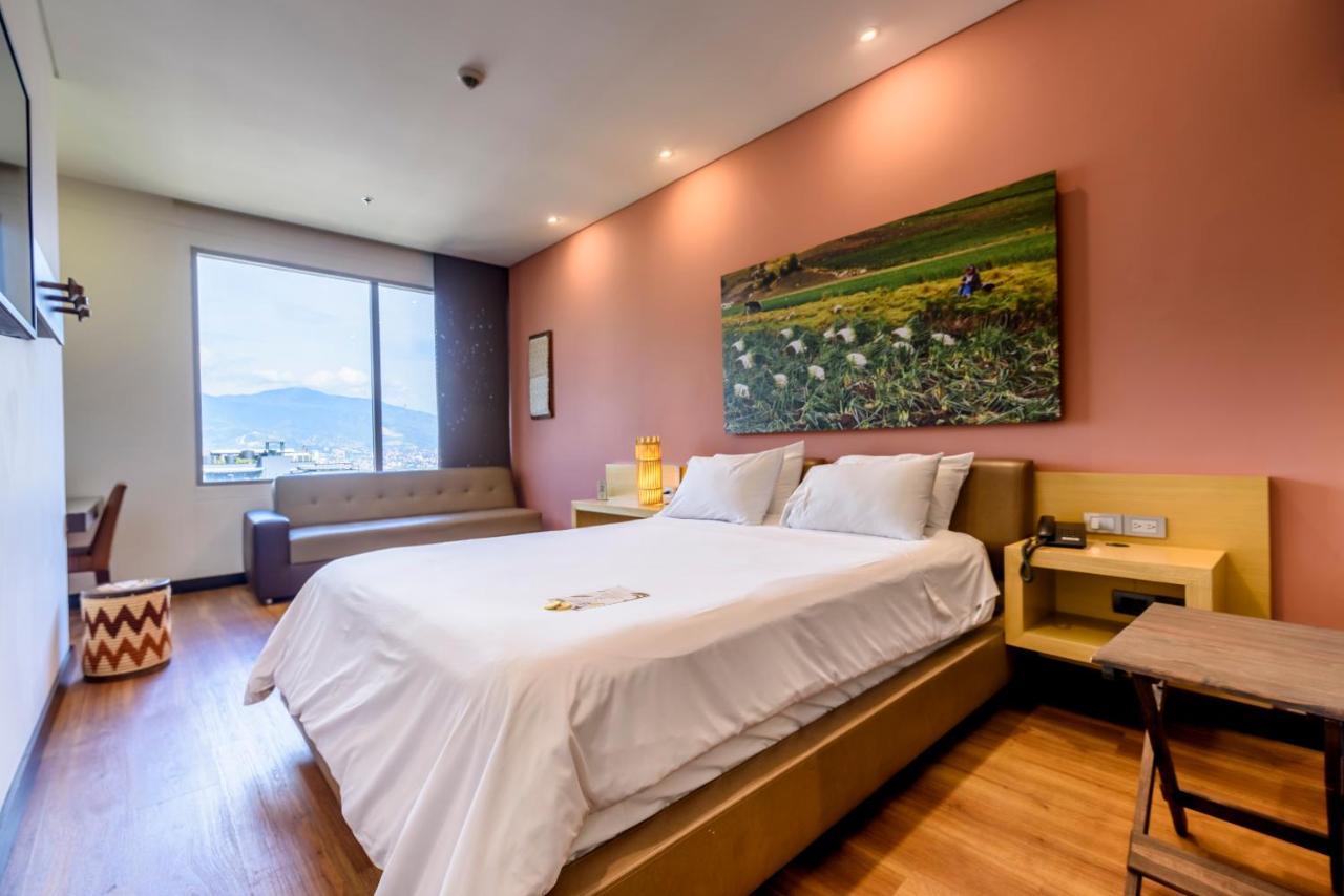 Diez Categoría Colombia Hotel