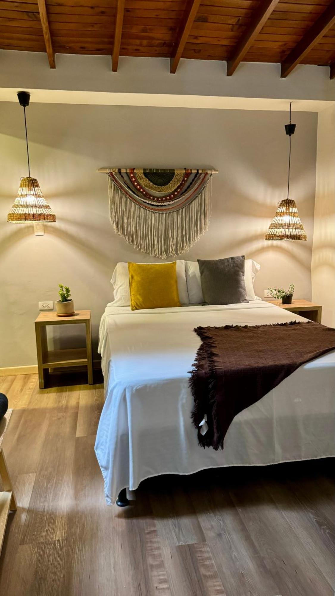 Luum Casa Manila Bed and breakfast