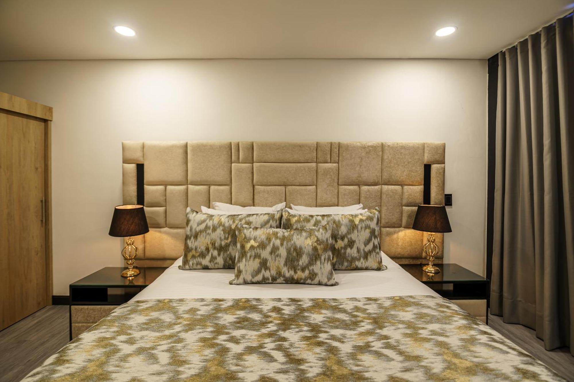 Hotel First Class