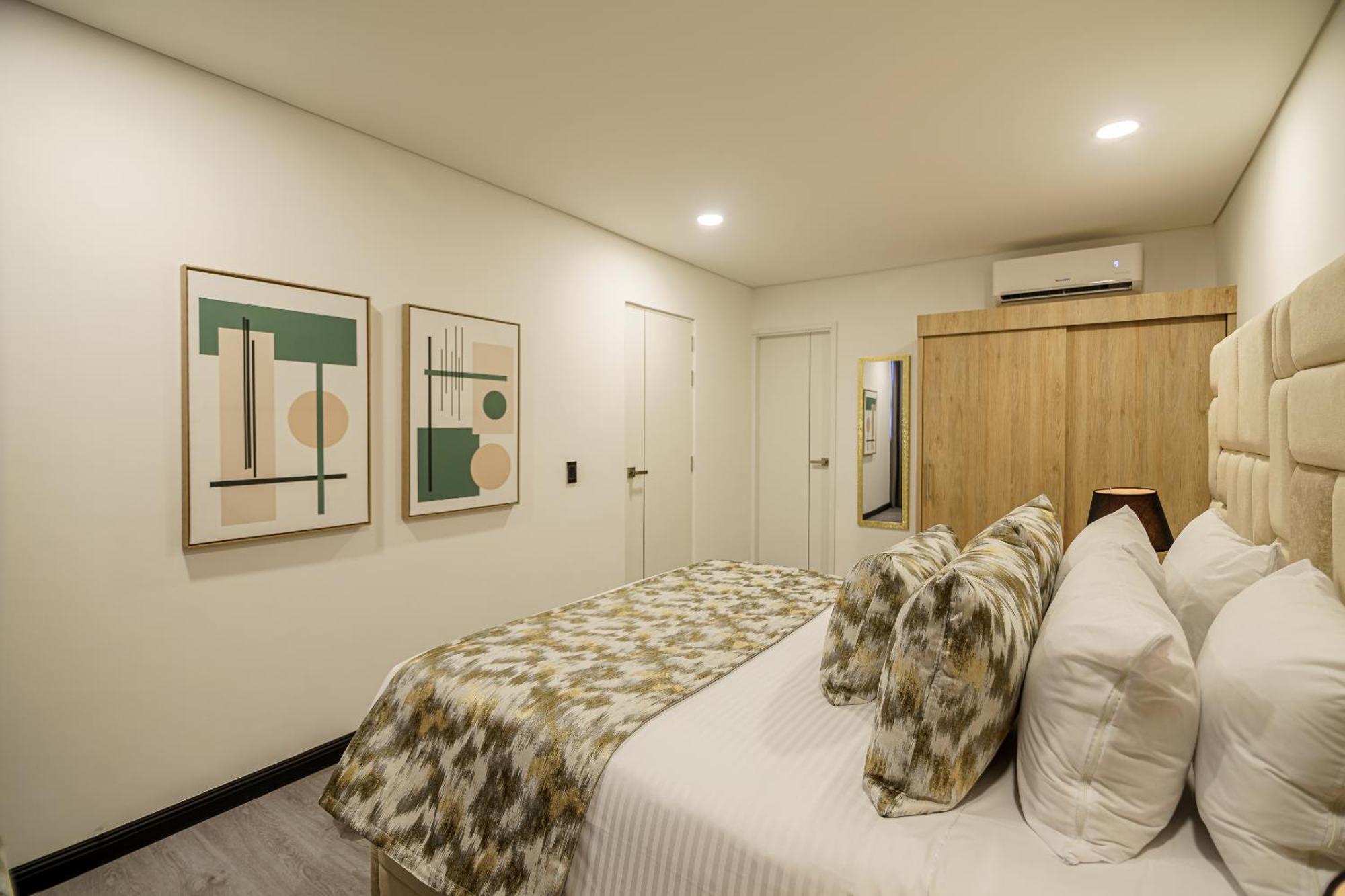 Hotel First Class 4*