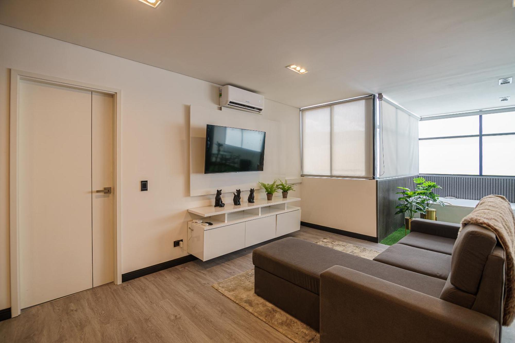 First Class Hotel
