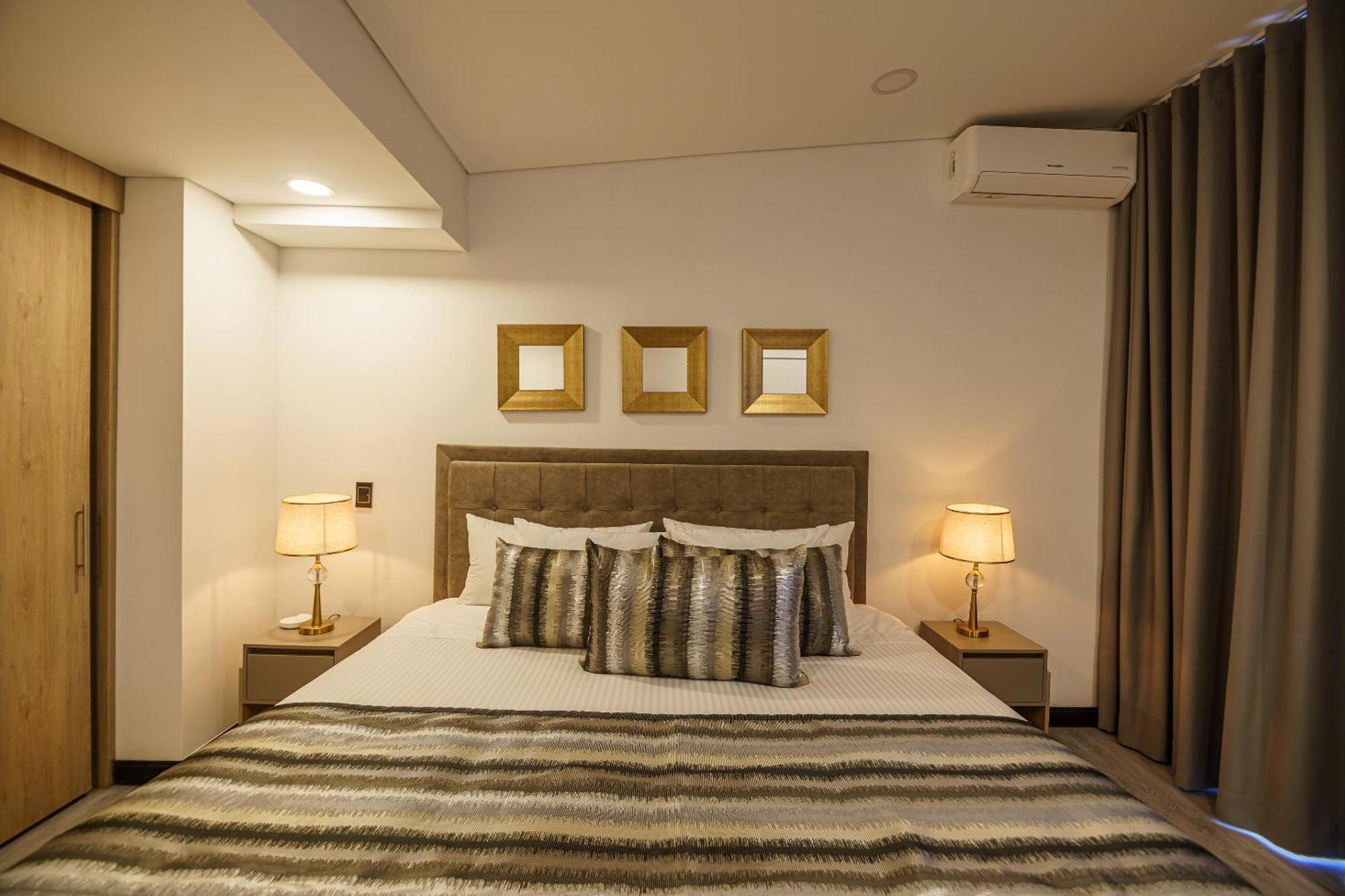 First Class Hotel